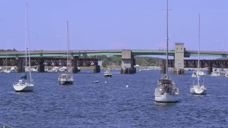 Boats-moored-and-idling--in-Newburyport-harbor-marina-1