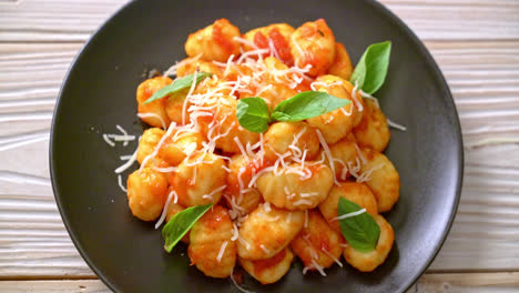 gnocchi in tomato sauce with cheese