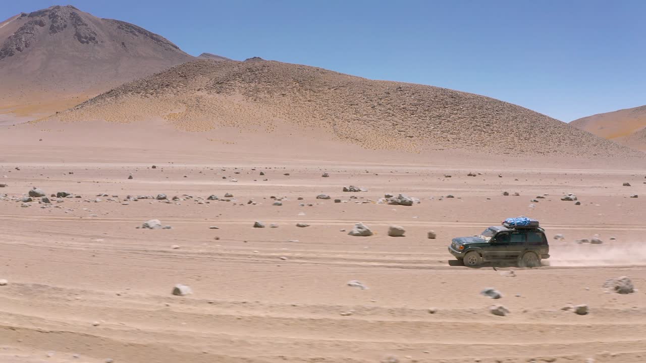 fotografía aérea en el camino al desierto de dali junto a la montaña nelly