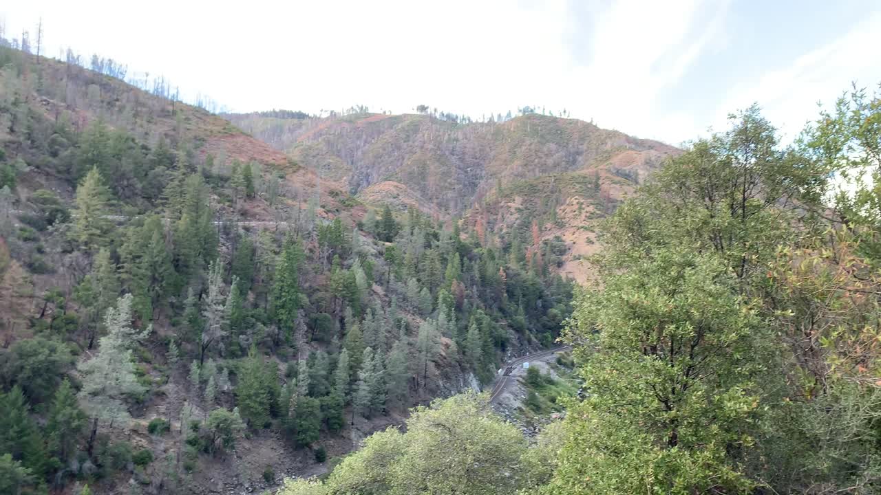 cañón histórico del río feather con vista de puentes de conexión