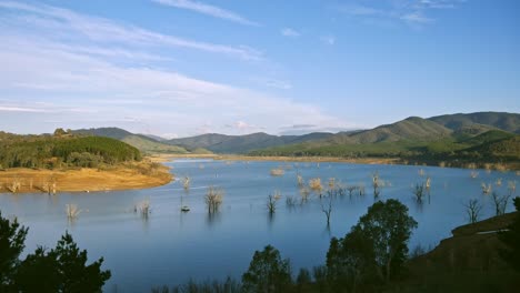 Timelapse-in-afternoon-over-Lake-Eildon-near-Mansfield,-Victoria,-Australia,-June-2019