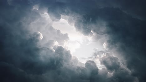 nubes de tormenta 4k con relámpagos