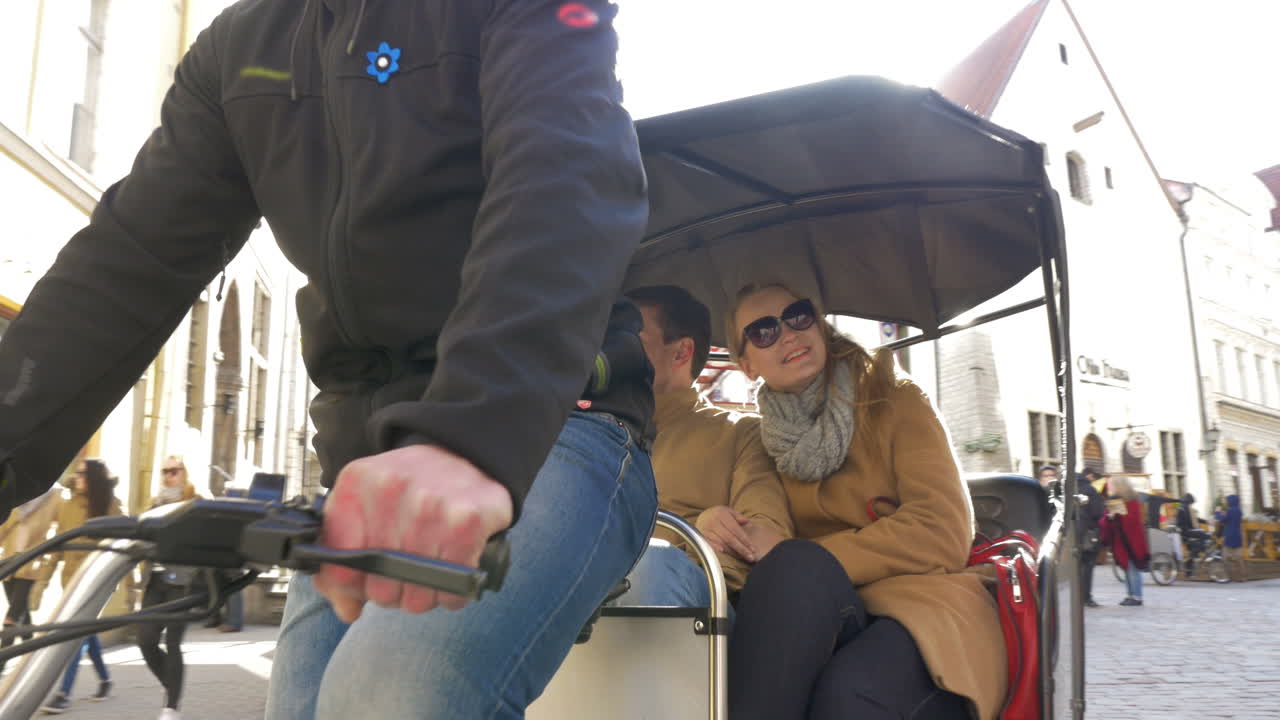 자전거 택시로 도시를 둘러보기