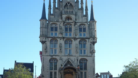 vista exterior del ayuntamiento de gouda, stadhuis van gouda en los países bajos