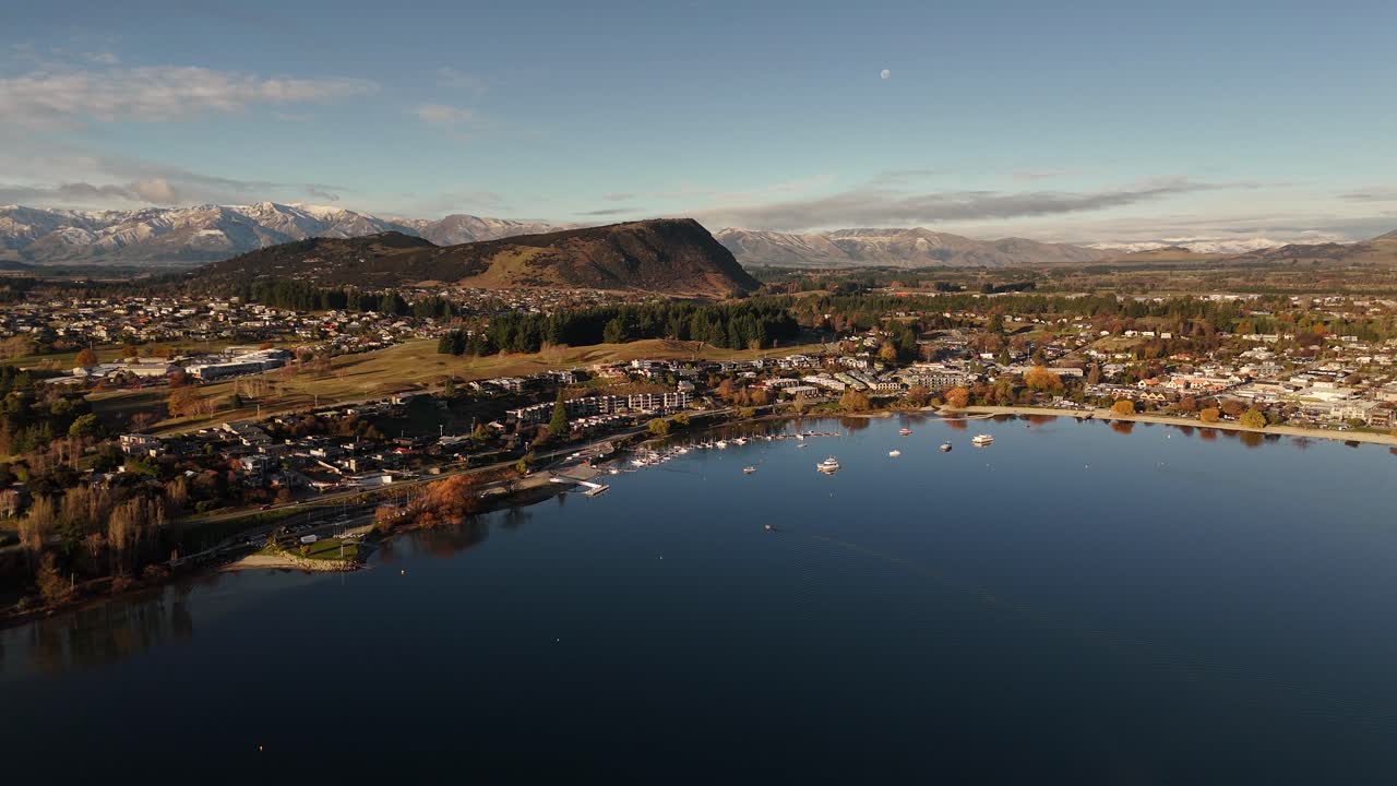 Stunning panoramic views of Lake Wanaka, the town and the surrounding mountains