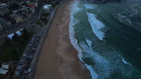 Drohne-Am-Abendlichen-Bondi-Beach-Erschossen