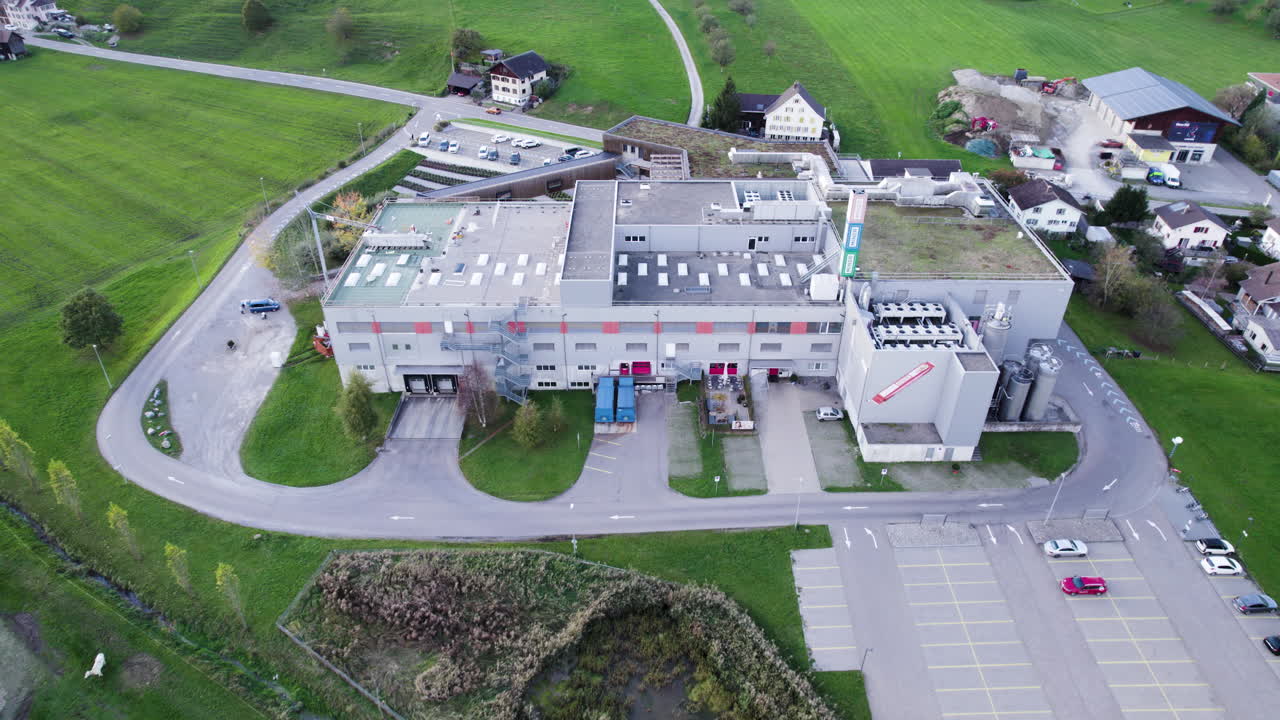 결함이 있는 스위스의 작은 초콜릿 공장