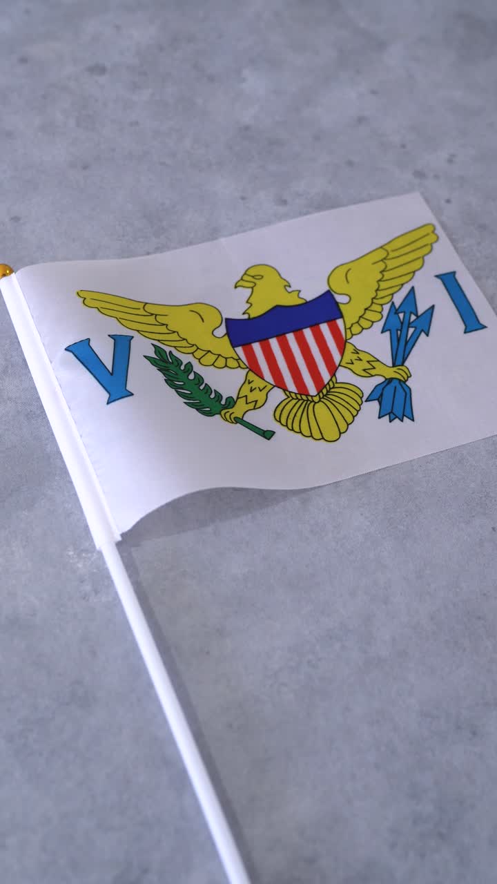 Bandeira das Ilhas Virgens dos Estados Unidos. Tomada vertical