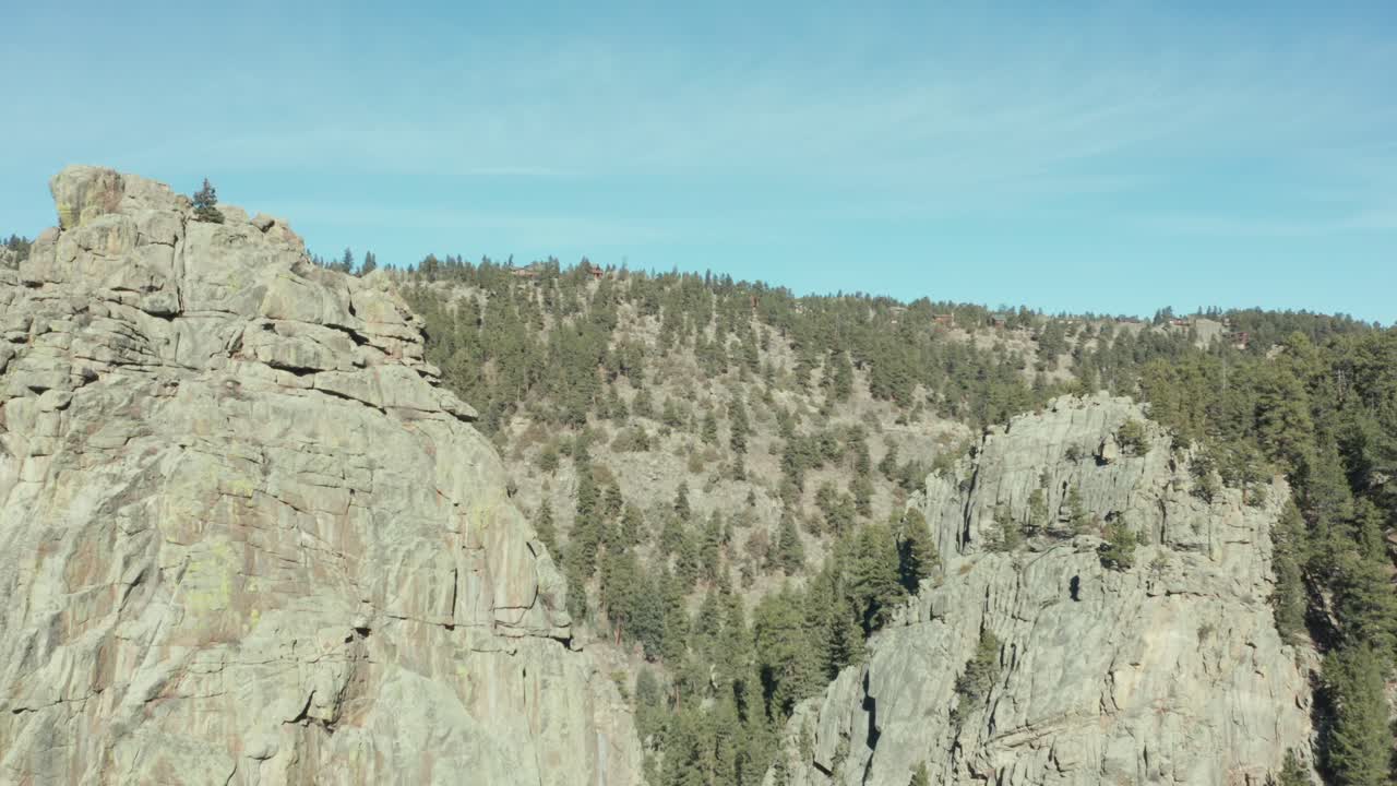 vistas aéreas de las montañas entre boulder y nederland en colorado