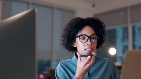 mujer de negocios, llamada telefónica