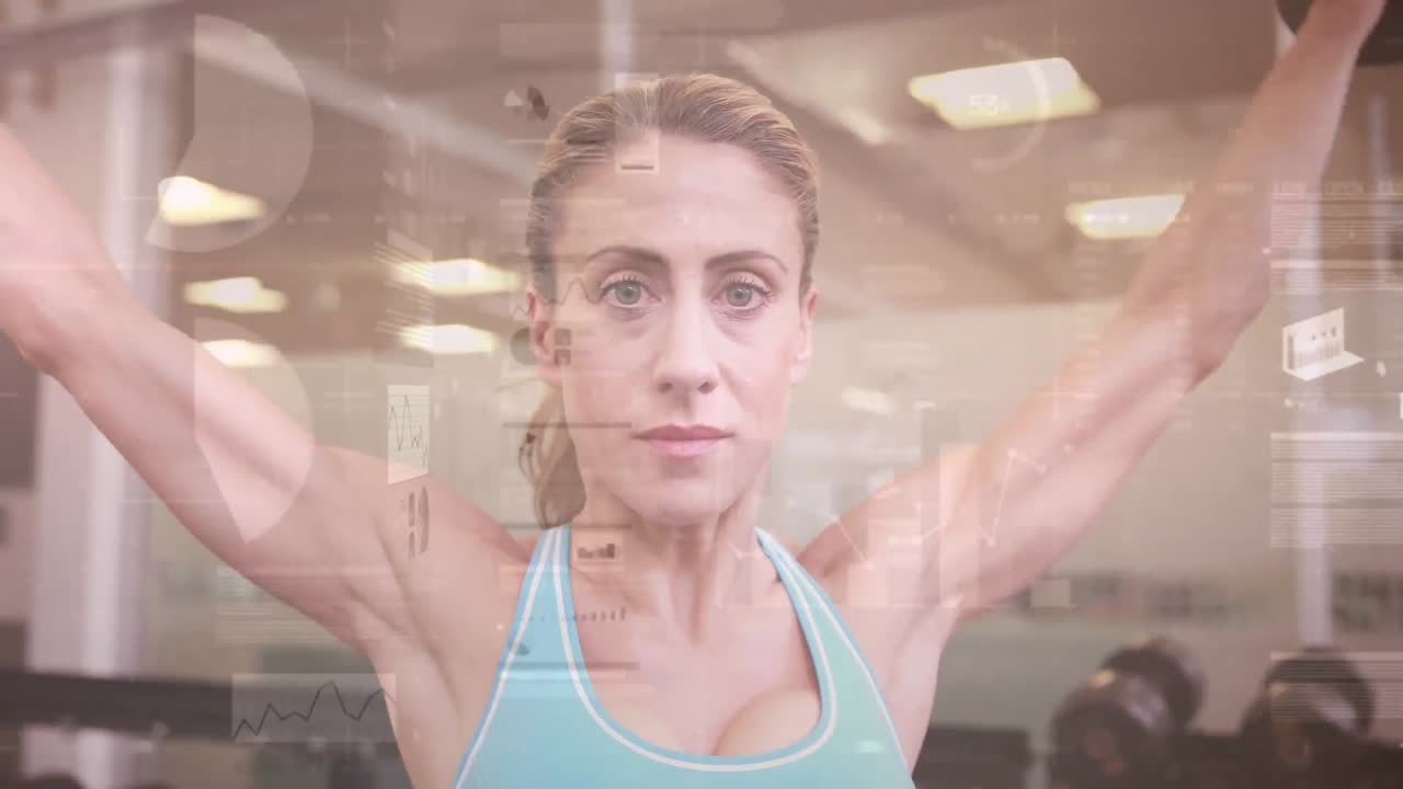 체육관 장비로 운동하는 강한 여성에 대한 데이터 처리 애니메이션