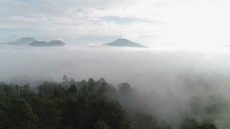 Gleiten-über-Den-Wolken-In-Mexiko