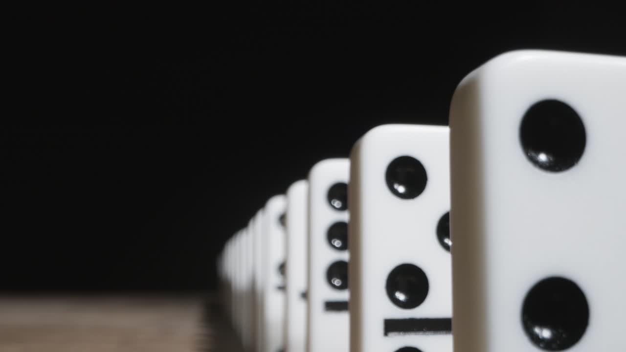 tiro de seguimiento de dominó con espacio de copia 05