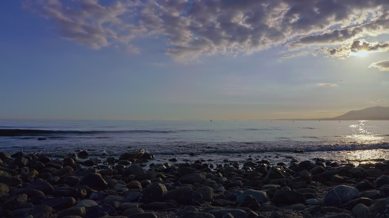 스페인 마르베야 근처의 바위 해변