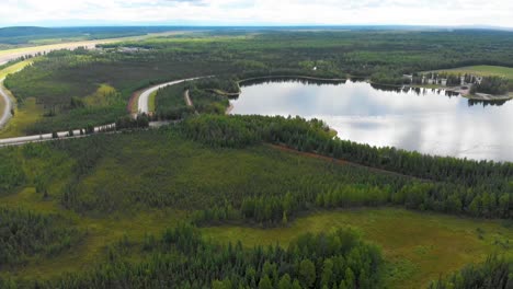 Video-De-Drones-4k-De-Las-áreas-Recreativas-Del-Lago-Chena-Y-El-Campamento-Cerca-De-Fort-Wainright,-Alaska