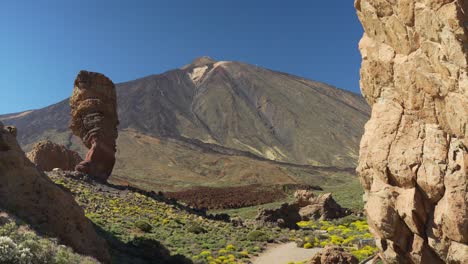 Roque-Cinchado-and-the-view-on-Mount-Teide-in-Tenerife,-Spain