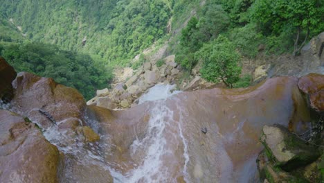 Estas-Cascadas-Se-Encuentran-En-Shillong,-Meghalaya,-Llamadas-Cascadas-De-Wakaba.