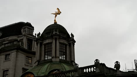 looking up towards the top of the bank of england