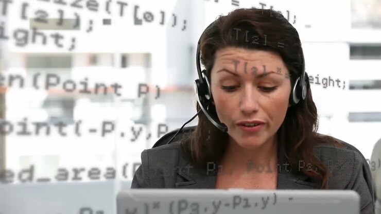 Geschäftsfrau telefoniert mit Headset.