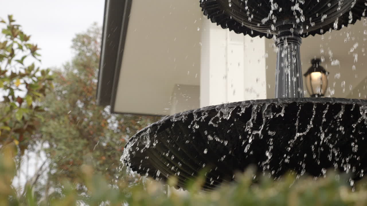 집 물 분수 기능 바람에 물을 분사, 느린 동작 클로즈업