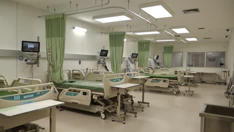 Patient-Ward-with-Equipment,-Nobody