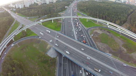 центральная автомагистраль и эстакады с воздуха