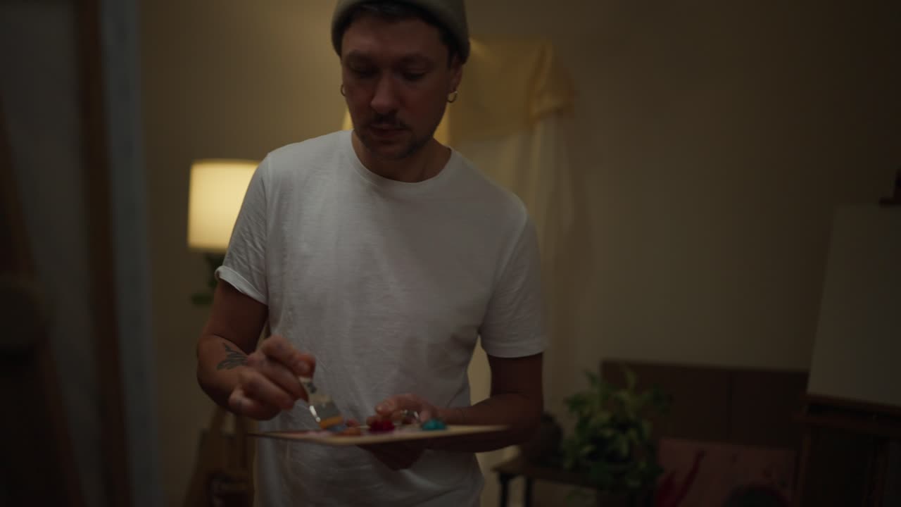 pintor en el estudio