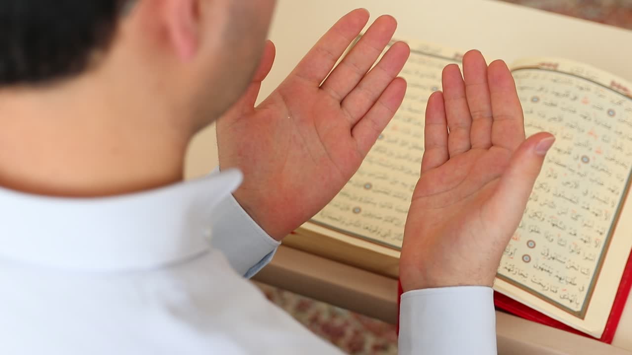 이슬람 사원에서의 기도