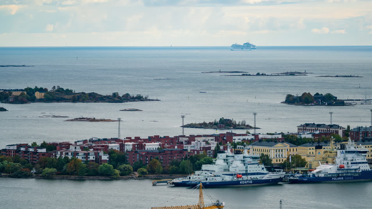 Time lapse of boats at Katajanokka and a cruiseliner leaving Helsinki city