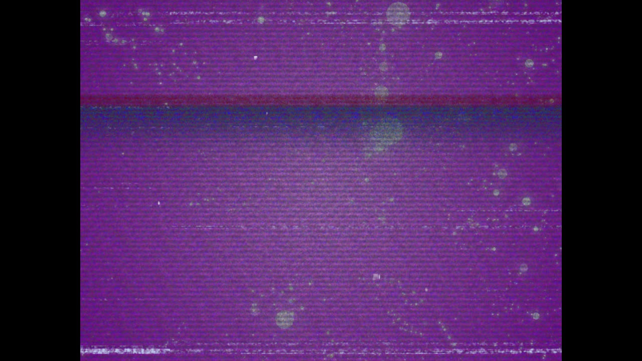 animación de la interferencia sobre las manchas brillantes sobre fondo púrpura