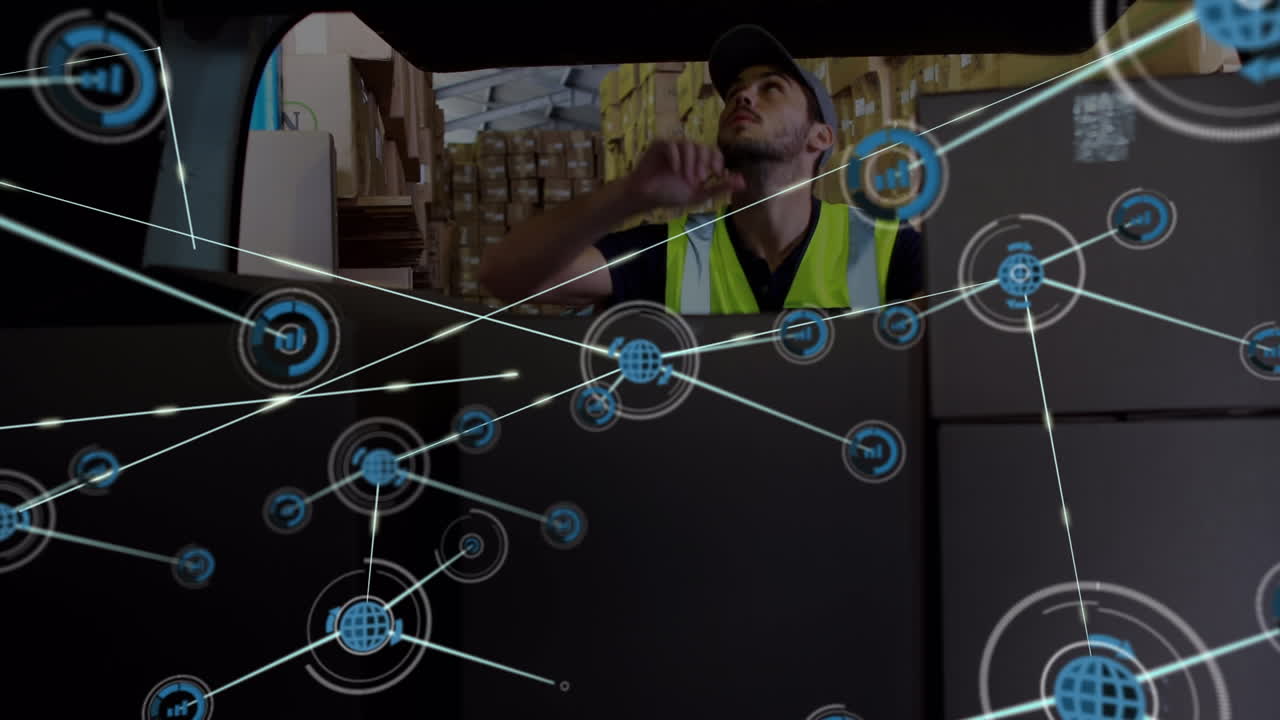 animación de una red de conexiones con iconos sobre un trabajador caucásico en un almacén