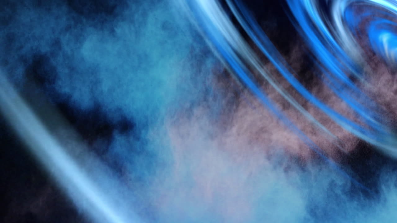 검은 바탕에 파란색 연기와 선의 애니메이션