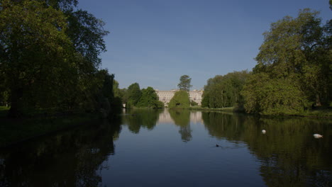 buckingham palace seen from st