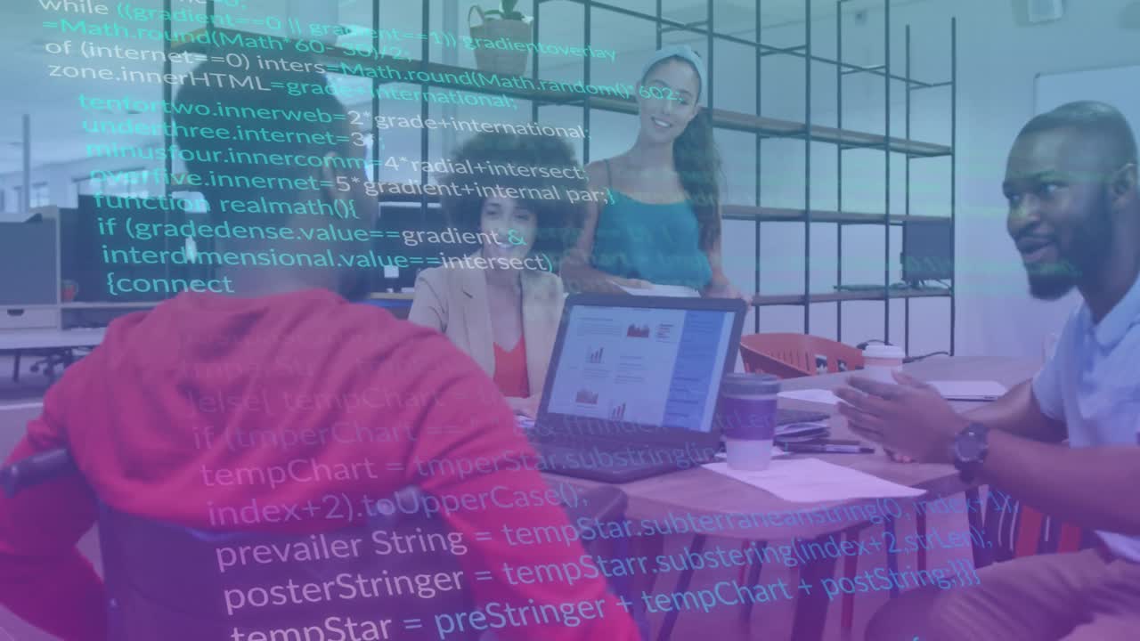 사무실에서 일하는 다양한 비즈니스 사람들에 대한 데이터 처리의 애니메이션