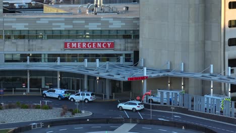 Emergency-signs-and-ambulances-at-hospital