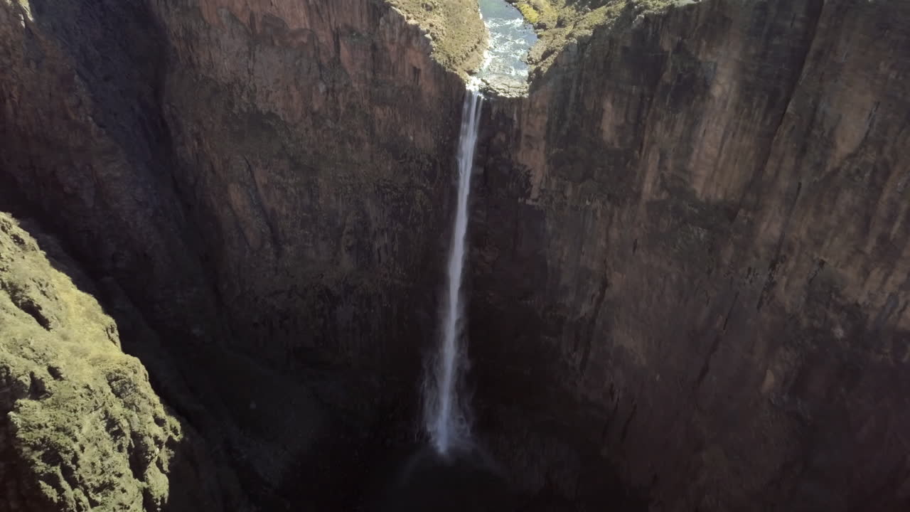 que fluye libremente