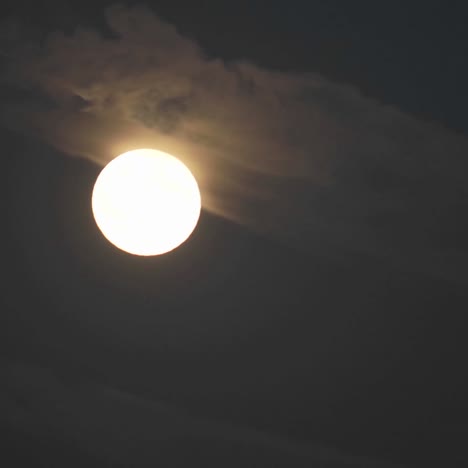 Time-lapse-of-full-moon-rising-out-of-the-clouds-in-Oak-View-California