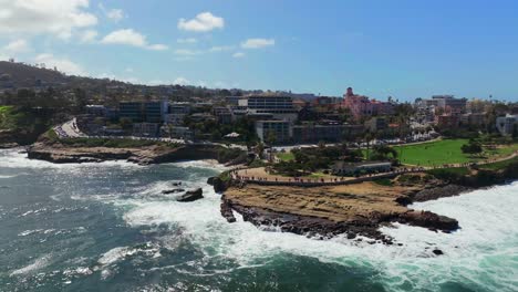 Beach-City-Of-La-Jolla-In-San-Diego,-California,-USA---aerial-drone-shot