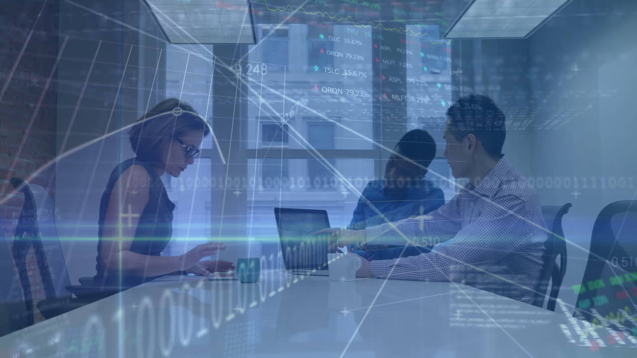 animación del procesamiento de datos financieros sobre diversas personas de negocios en la oficina