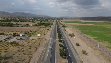 tráfico por carretera en tierras agrícolas