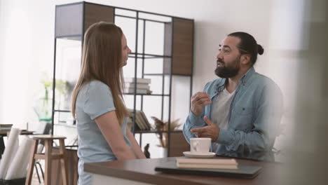 Bearded-Man-Starts-And-Argue-With-A-Woman-1