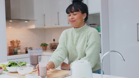 Nutritionist,-fruit-and-woman-with-a-healthy