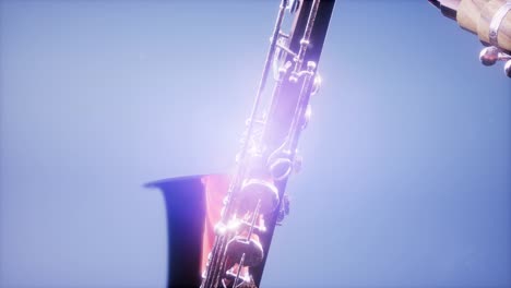el saxofón tenor dorado