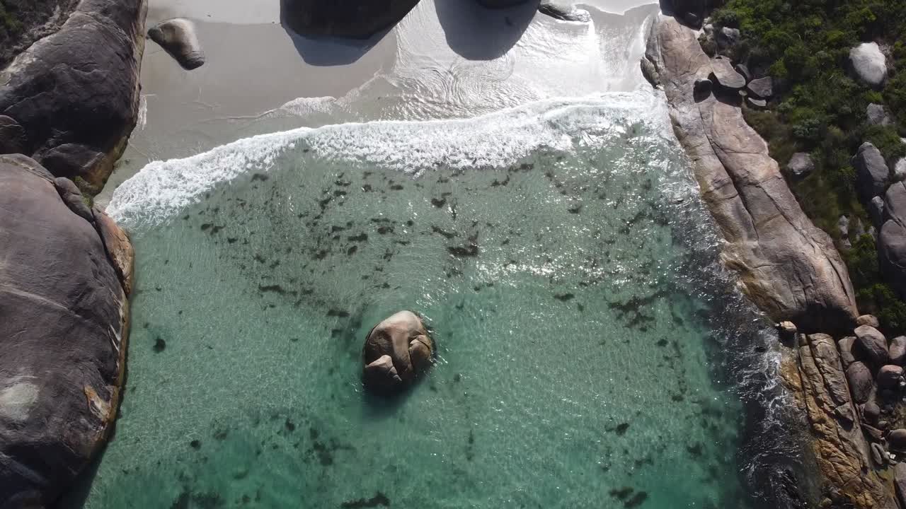 코끼리 바위는 호주 서부의 보호된 해변입니다.