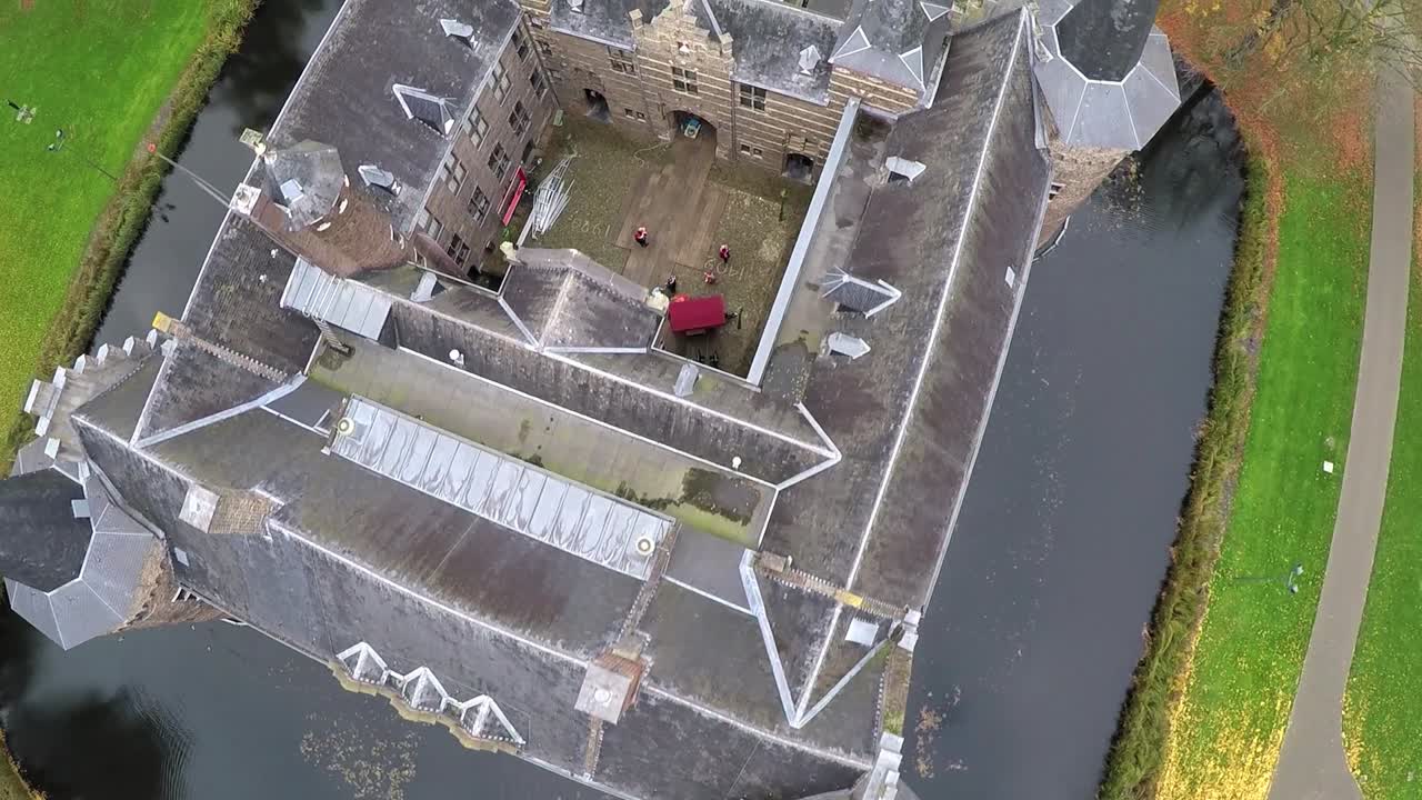 더 높은 하향식 비행 성