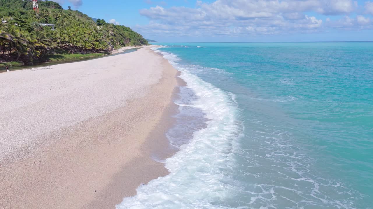 Los Patos beach in Barahona, Dominican Republic_slow motion