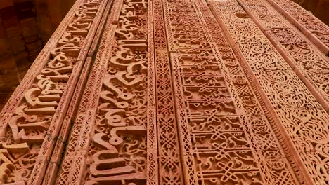 Alte-Große-Moschee-Namens-Adhai-Din-Ka-Jhonpra.-Vintage-Wandkunst-Aus-Einem-Einzigartigen-Blickwinkel.-Das-Video-Wurde-Am-19.-August-2023-In-Adhai-Din-Ka-Jhonpra-In-Ajmer,-Rajasthan,-Indien,-Aufgenommen