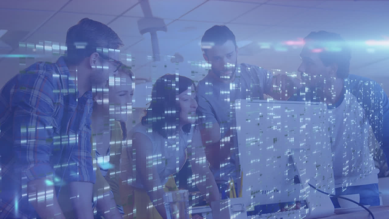 animación de hombres de negocios creativos que utilizan computadoras portátiles para el procesamiento de datos