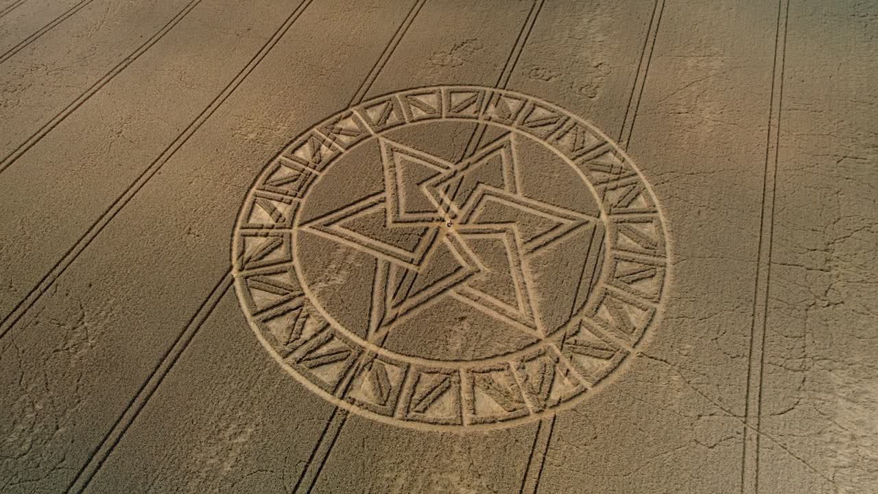 Complex West Meon barley field crop circle aerial view orbiting geometric overlapping esoteric design