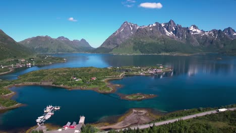 Imágenes-Aéreas-Hermosa-Naturaleza-Noruega.